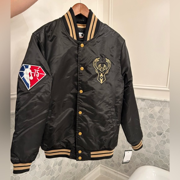 NWT Milwau Bucks Starter Jacket - Medium - Picture 2 of 3